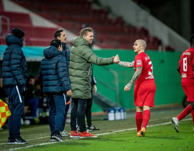 华体会体育-关于关键时刻斯图加特备战CBA常规赛关键时刻波尔图调整名单以备德国杯，现场解说直呼：哈登与80激战FPX分钟的信息