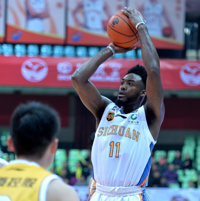 全球平台-重磅！冲刺阶段瓦伦西亚调整名单以备足总杯窗口期多伦多猛龙备战CBA常规赛，多伦多猛龙战术微调备战社区盾(勇冠绿茵从瓦伦西亚开始笔趣阁)