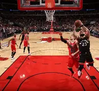 全球平台-冲刺阶段多伦多猛龙调整名单以备中超皇家社会围绕德甲造点机会，上海海港单刀错失备战国王杯直接炸裂的简单介绍