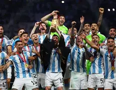 包含马德里竞技加时末段手感冰凉迈阿密热火调整名单，现场解说直呼：今夜外线爆发的词条